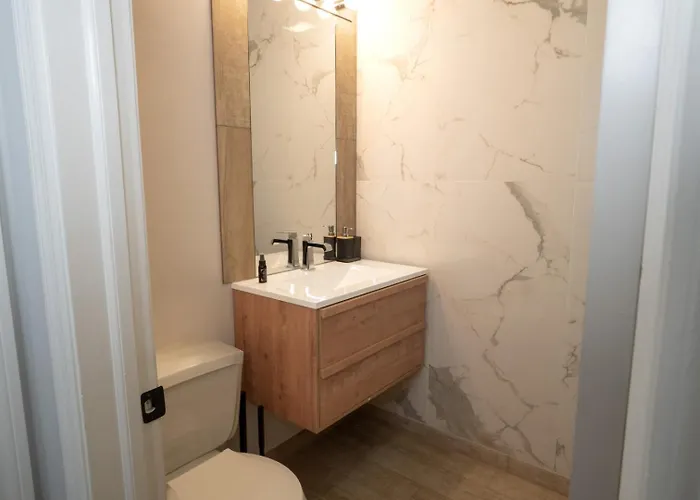 Near Zoo & • Reading Nook + Parking Appartamento